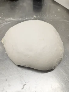 Fertiger Pizzateig