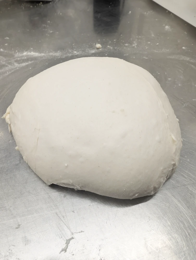Fertiger Pizzateig
